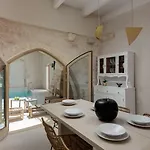 Sutor Chic Manor Hotel 4*