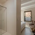 Sutor Chic Manor