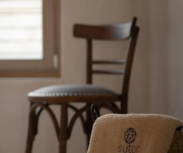 Sutor Chic Manor Hotel *