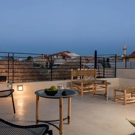 Sutor Chic Manor